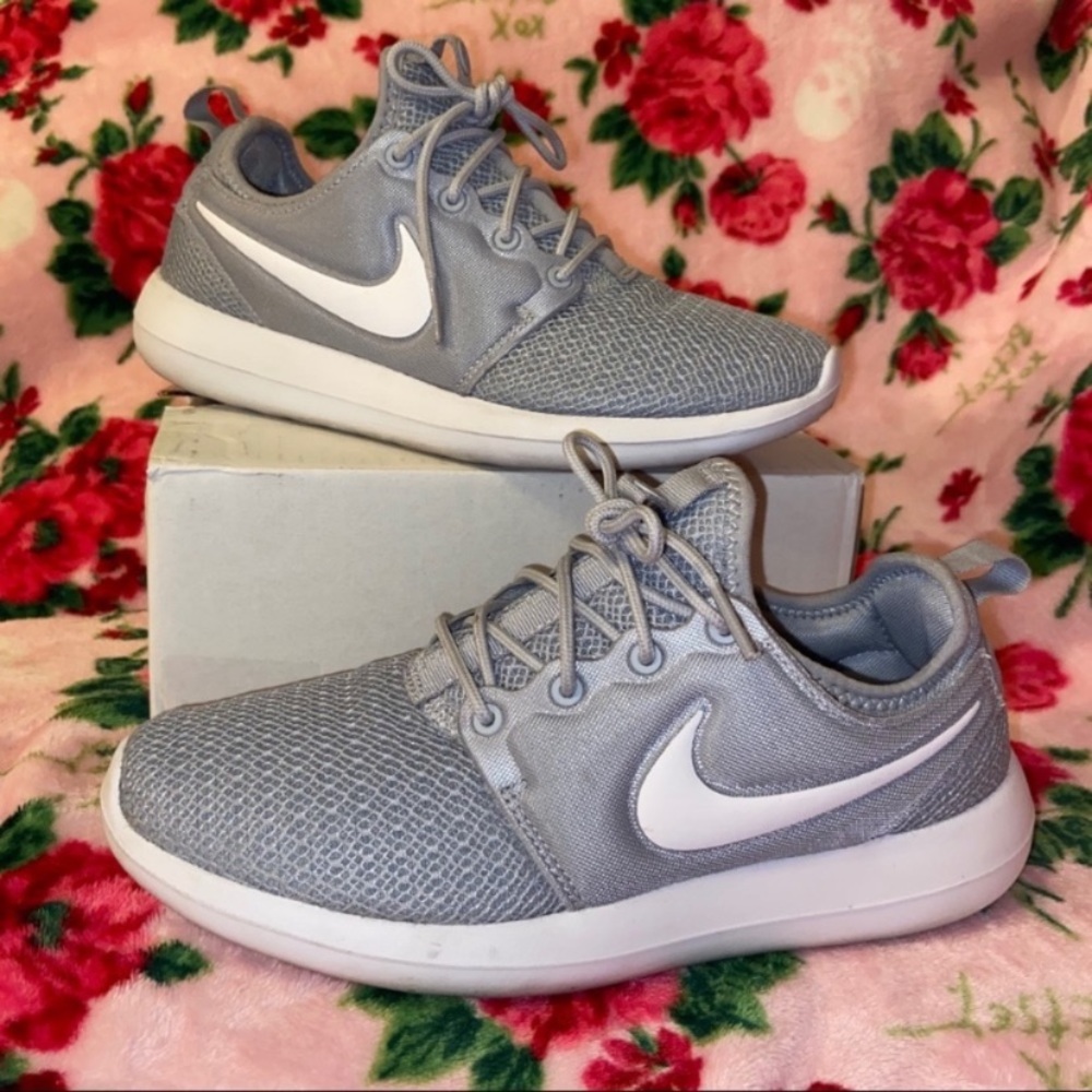 Nike Roshe Two Women's Shoes Wolf Grey White Wolf